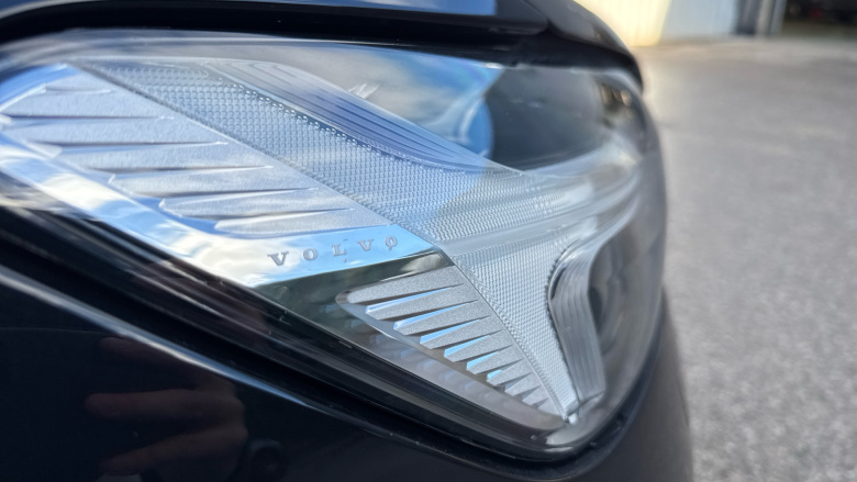 Volvo XC60 2.0 B5P Ultra Dark 5dr AWD Geartronic Petrol Estate